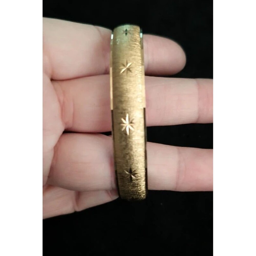 Bangle Bracelet, MONET Gold Tone, Diamond Cut Starburst Design, Vintage
